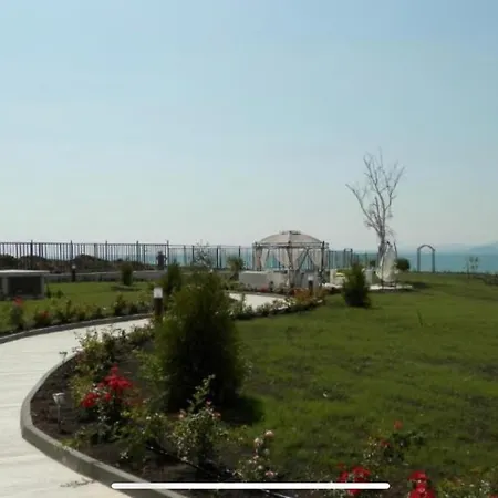 Diamond Sea View 아파트